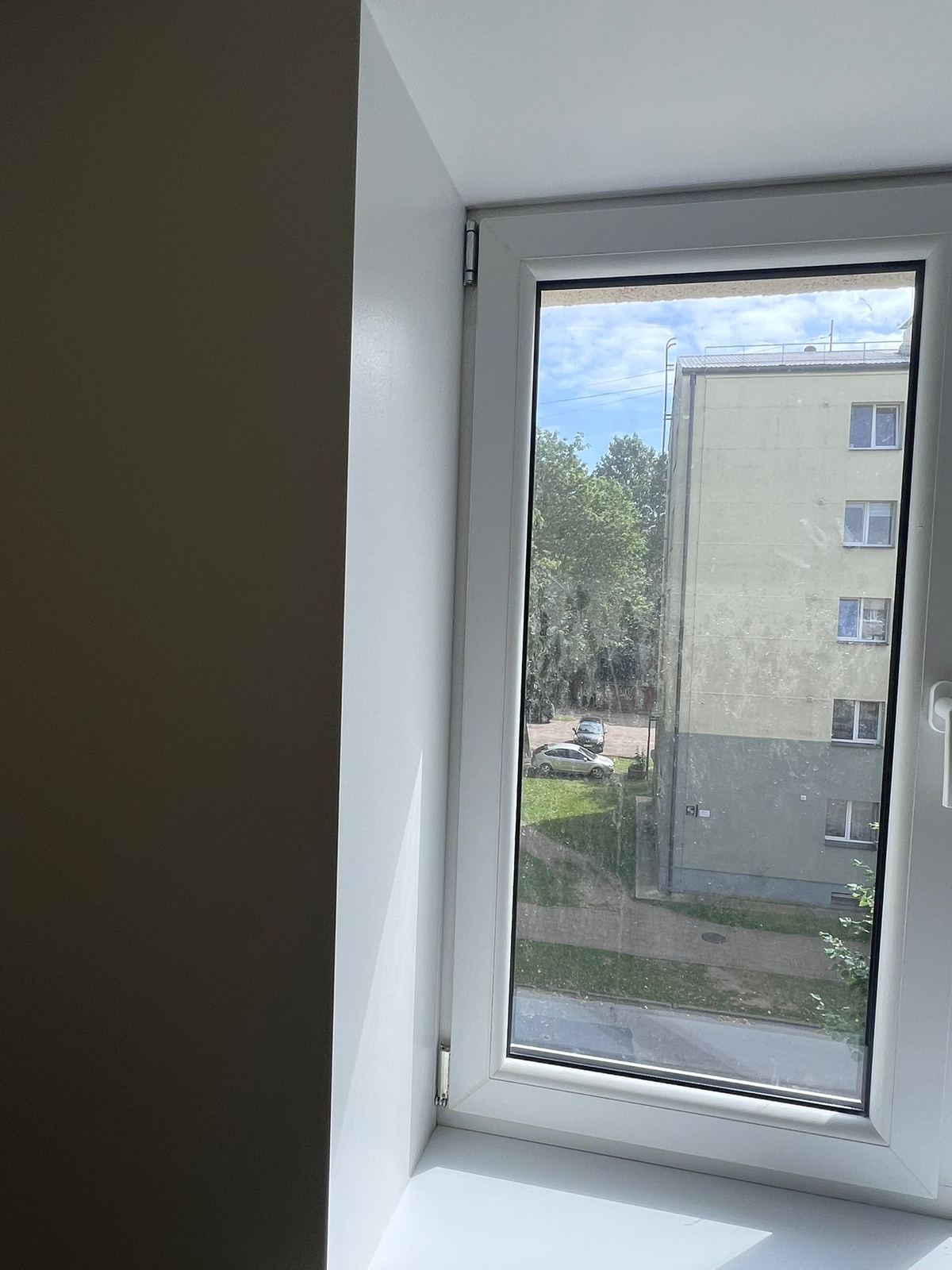 Jauns logs ar apdarinātu aili