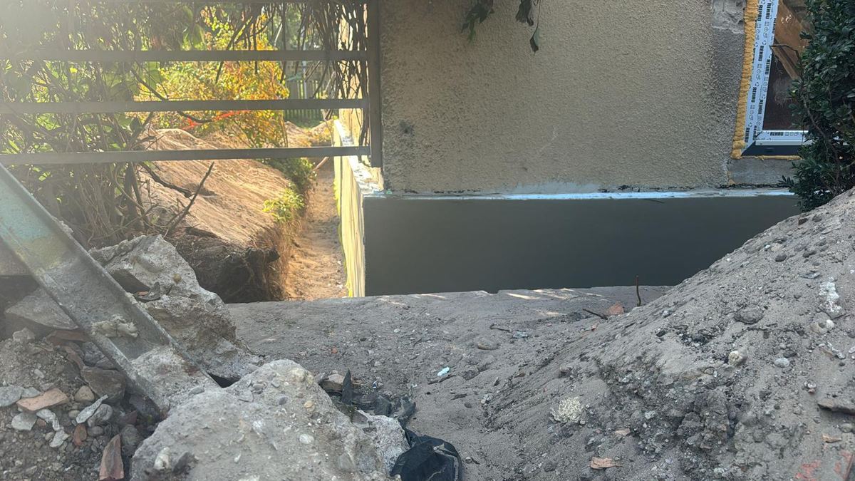 Pabeigts cokols un aizbērta tranšeja